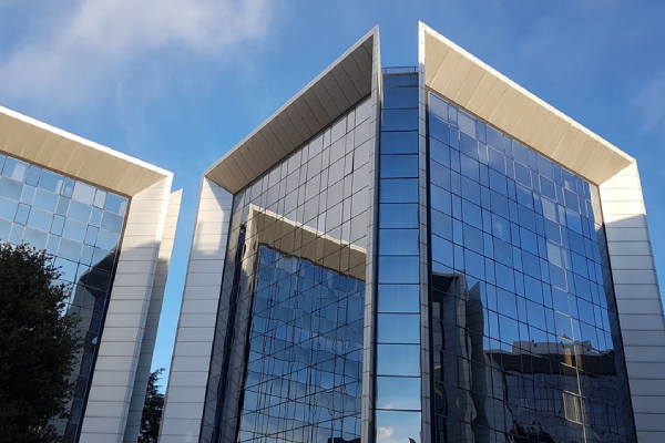 國(guó)內(nèi)的“智能建筑”與歐洲的有何異同？(圖1)裕乾電子